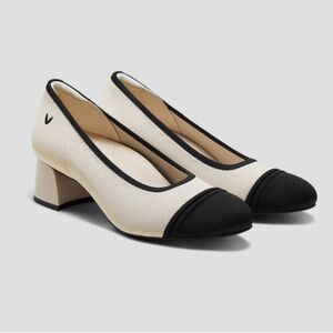 Vivaia NWOT Julie Arch Pro Almond-Toe Chunky Heels